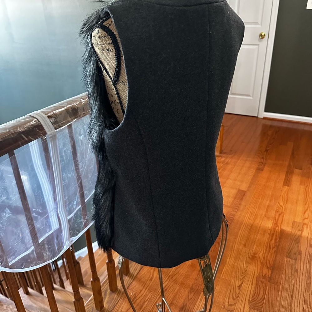 Michael Kors ❤️ Faux Fur Vest Women’s Size Large $450.
~Never Worn~ - Picture 7 of 13